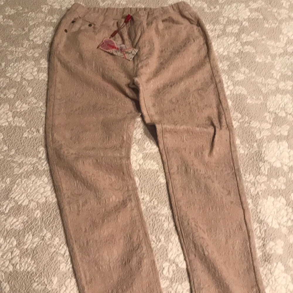 Ladies stretch pant by Urban Mangoz